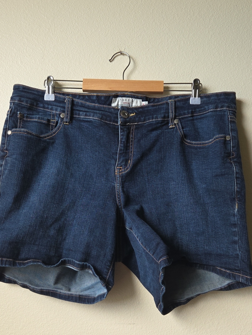 Torrid Dark Denim Shorts Size 18